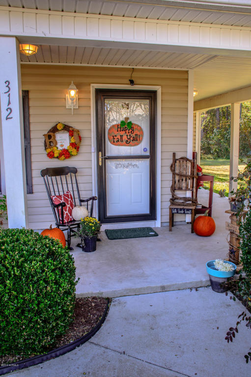 312 Vito Ct, Richlands, NC 28574 photo 4