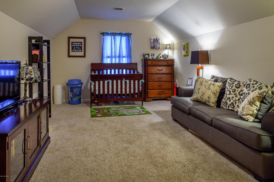 312 Vito Ct, Richlands, NC 28574 photo 5