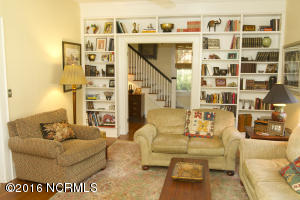 323 College Ave, Washington, NC 27889 photo 5