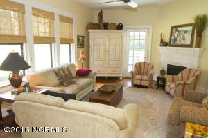 323 College Ave, Washington, NC 27889 photo 3
