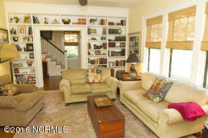 323 College Ave, Washington, NC 27889 photo 4