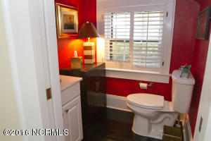 323 College Ave, Washington, NC 27889 photo 13