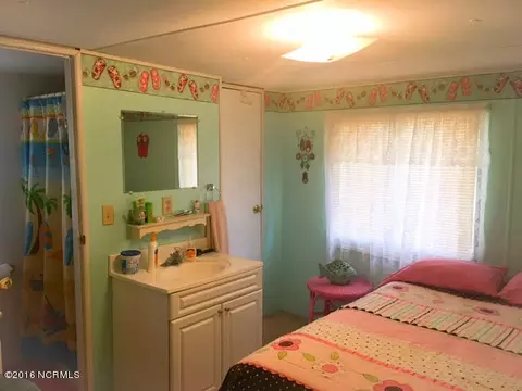 608 Bishop Ct, Hampstead, NC 28443 photo 7