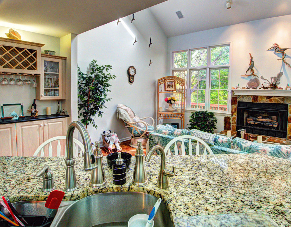 208 Windjammer E, Emerald Isle, NC 28594 photo 9