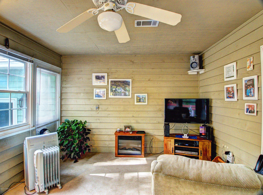 208 Windjammer E, Emerald Isle, NC 28594 photo 12