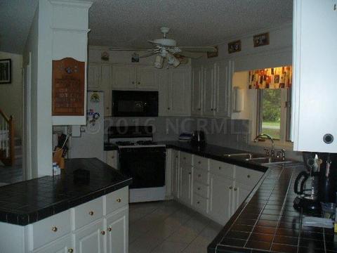 135 Chad Loop Rd, Belhaven, NC 27810 photo 5