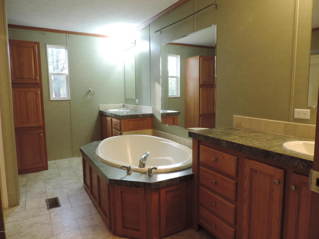 2896 Rooks Rd, Atkinson, NC 28421 photo 11