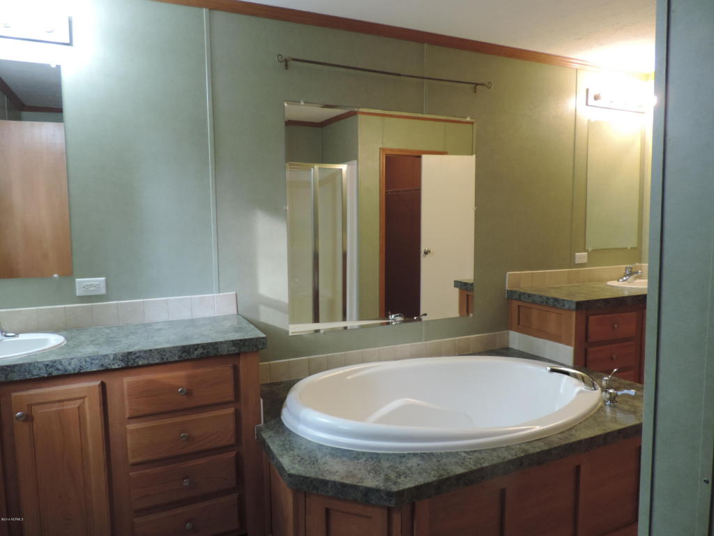 2896 Rooks Rd, Atkinson, NC 28421 photo 15