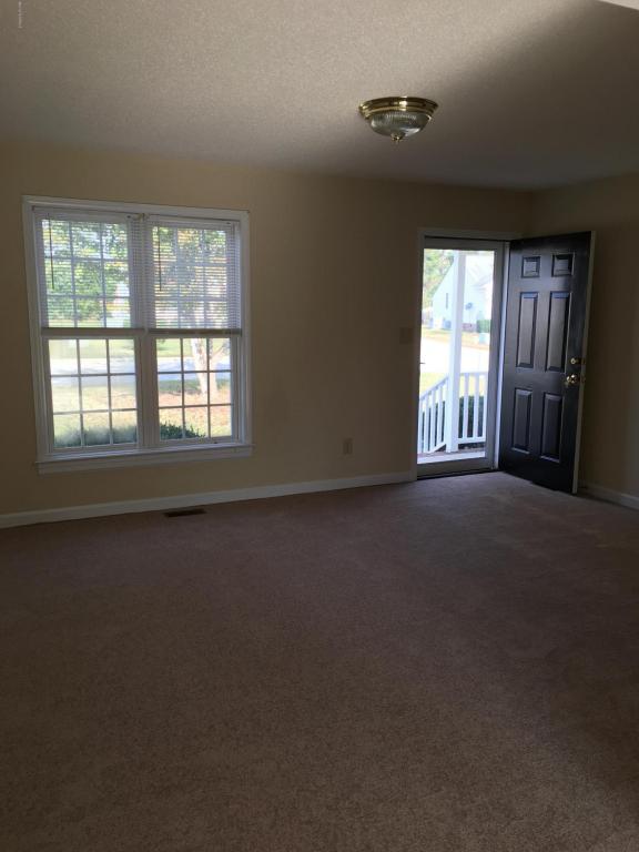 2504 Kauffman Ct E, Wilson, NC 27893 photo 2