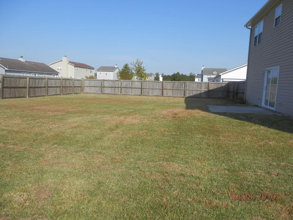 303 Mann St, Hubert, NC 28539 photo 2