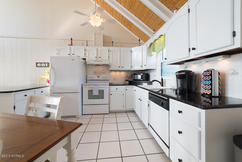 809 Emerald Dr #EAST AND WEST, Emerald Isle, NC 28594 photo 2