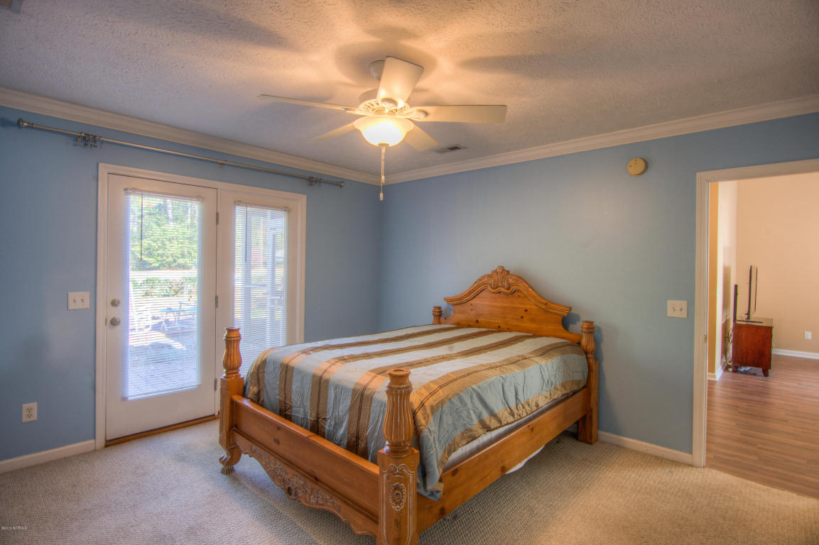 107 Post Oak Ct, Hampstead, NC 28443 photo 8