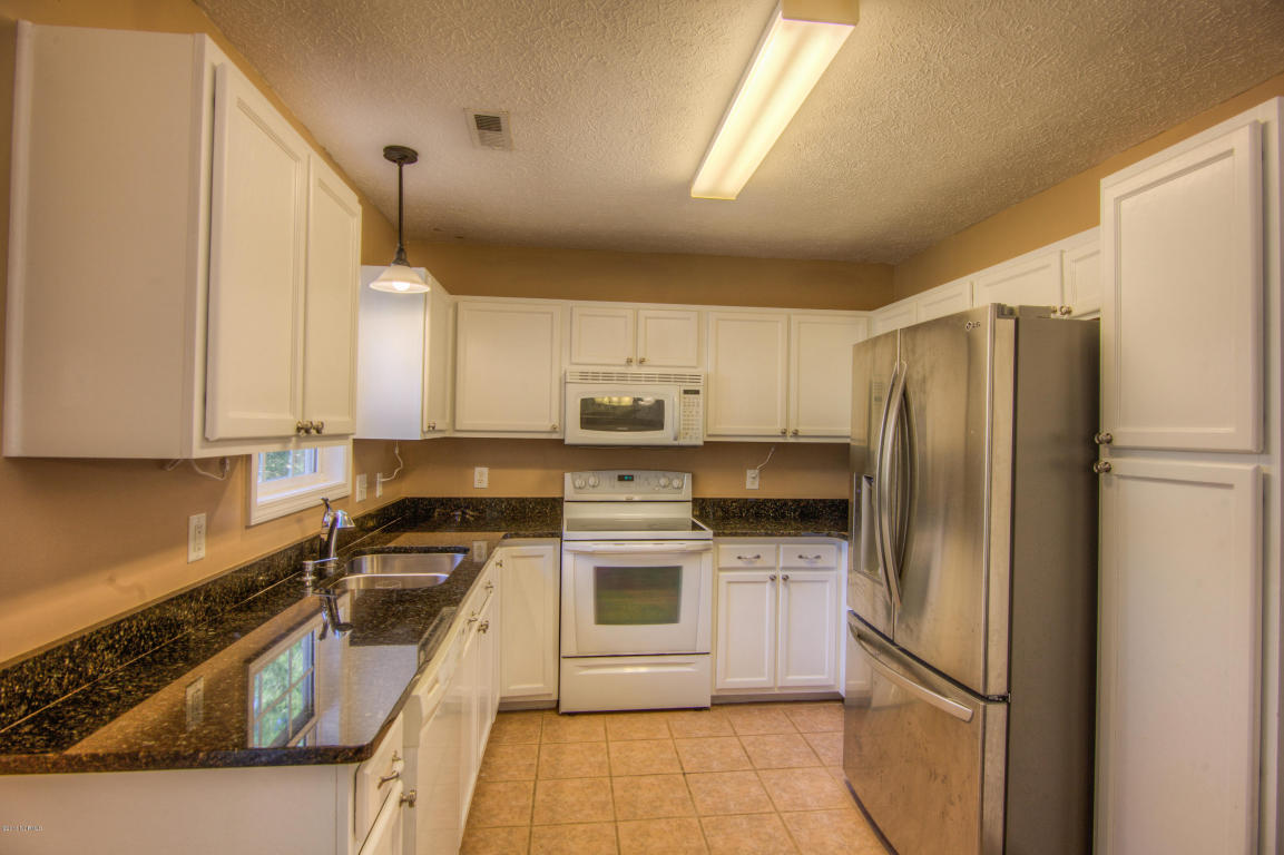 107 Post Oak Ct, Hampstead, NC 28443 photo 5
