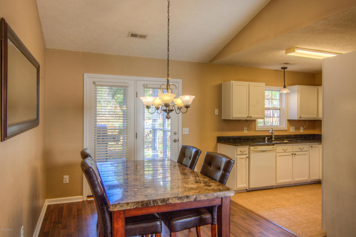 107 Post Oak Ct, Hampstead, NC 28443 photo 7