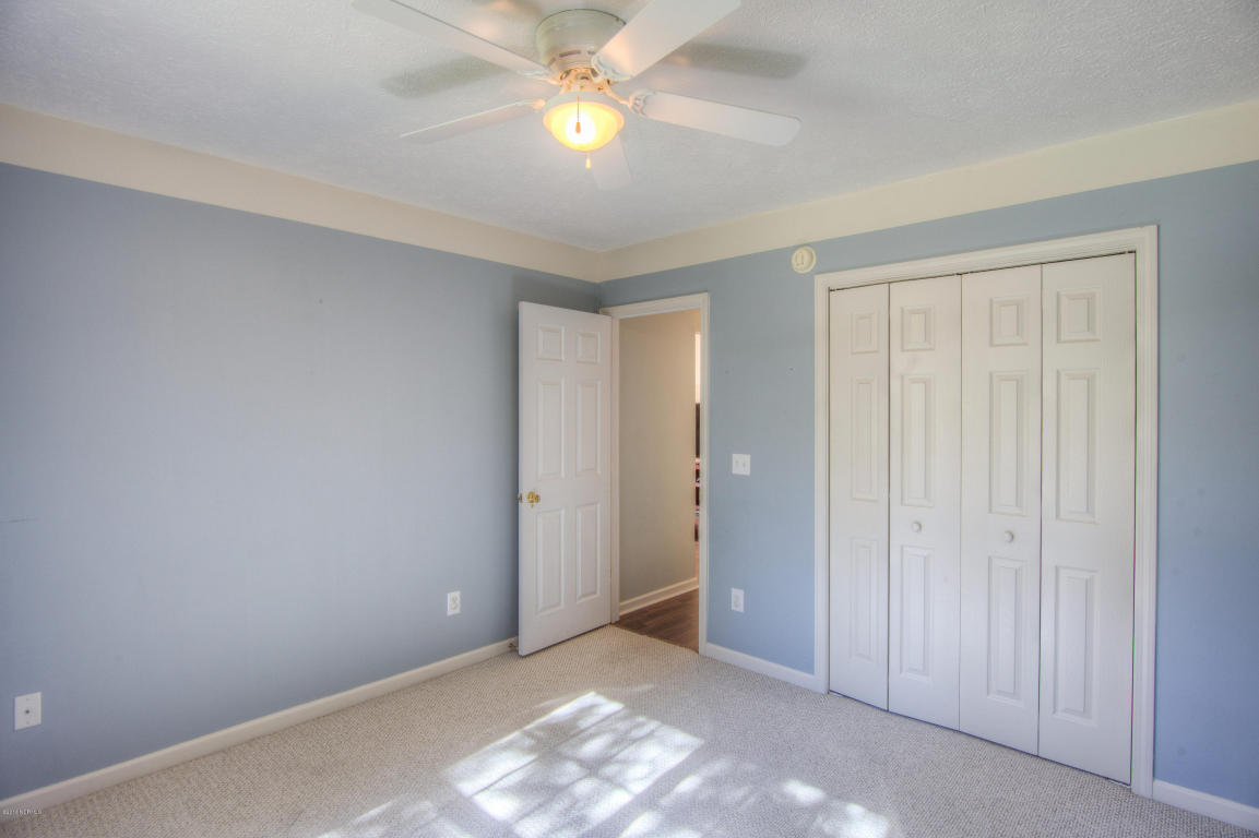 107 Post Oak Ct, Hampstead, NC 28443 photo 13