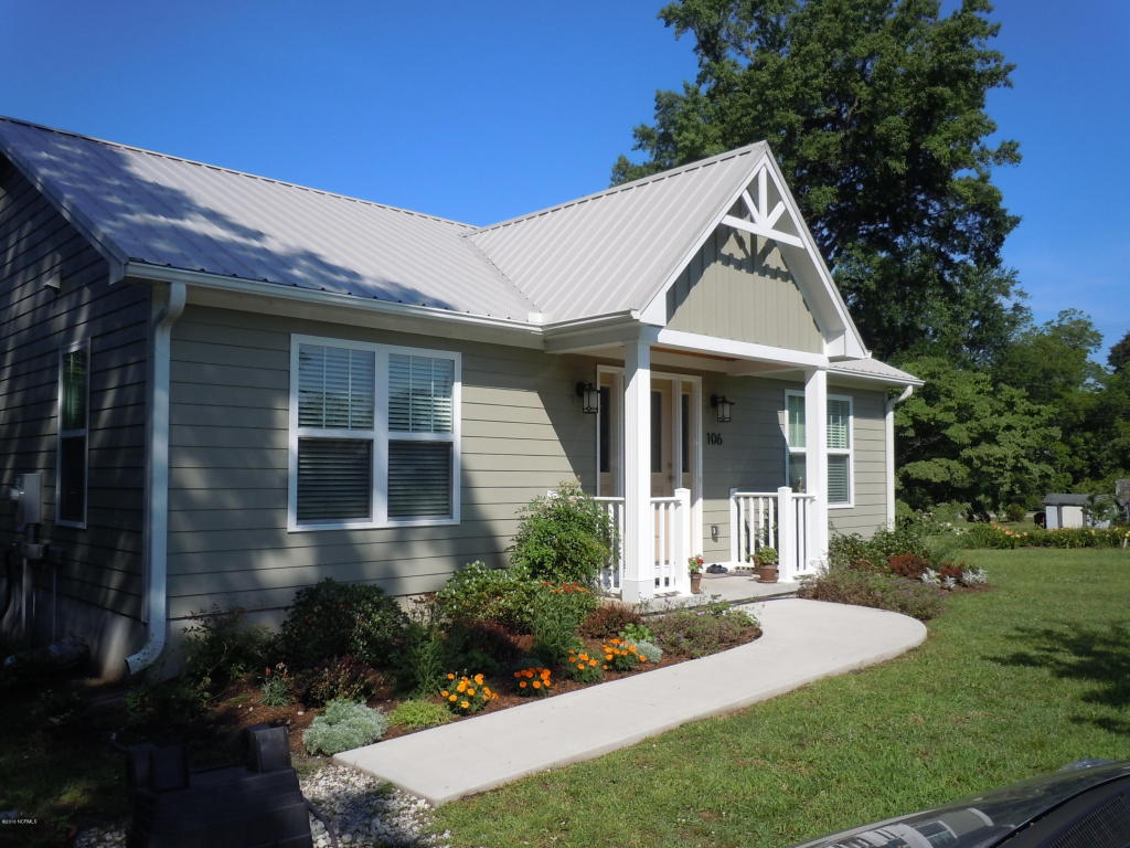 106 S Stringfield St, Atkinson, NC 28421 photo 1