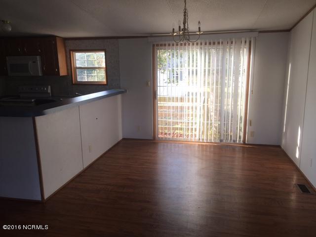 134 Woodside Dr, Hampstead, NC 28443 photo 5