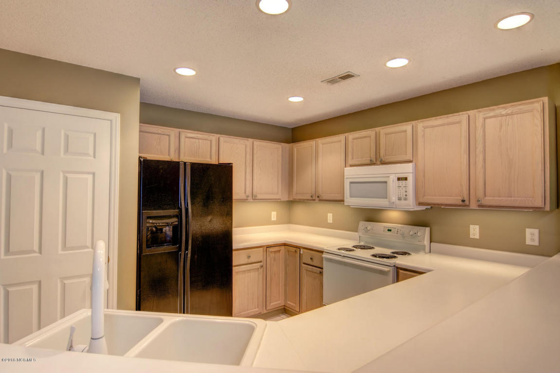 821 Sloop Pointe Ln, Kure Beach, NC 28449 photo 9
