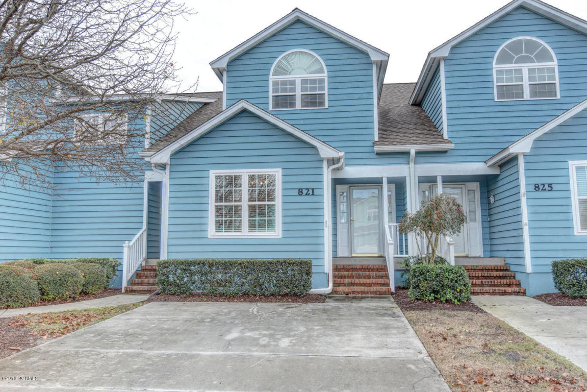 821 Sloop Pointe Ln, Kure Beach, NC 28449 photo 1