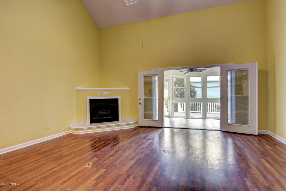 821 Sloop Pointe Ln, Kure Beach, NC 28449 photo 7