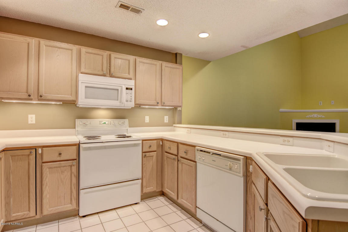 821 Sloop Pointe Ln, Kure Beach, NC 28449 photo 10