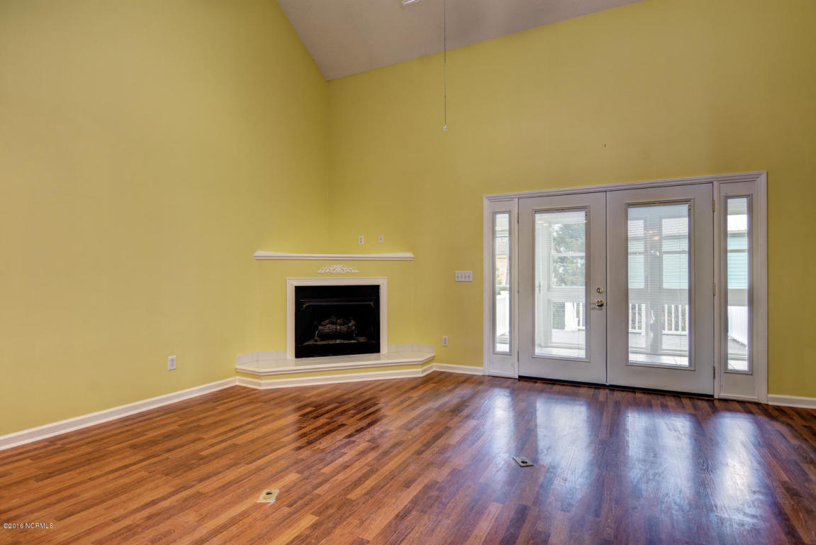 821 Sloop Pointe Ln, Kure Beach, NC 28449 photo 4