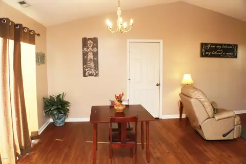 304 Eider Loop, Jacksonville, NC 28540 photo 5