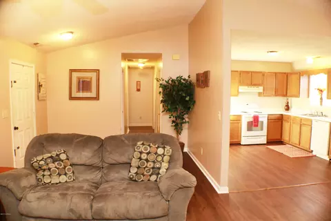 304 Eider Loop, Jacksonville, NC 28540 photo 6
