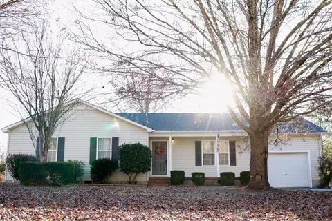 304 Eider Loop, Jacksonville, NC 28540 photo 1