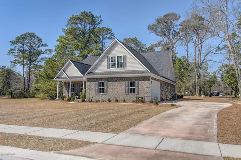 323 Crown Pointe Dr, Hampstead, NC 28443 photo 2