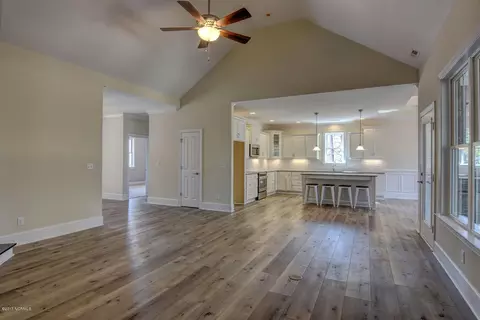 323 Crown Pointe Dr, Hampstead, NC 28443 photo 5