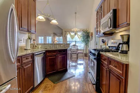 190 Castle Bay Dr, Hampstead, NC 28443 photo 8