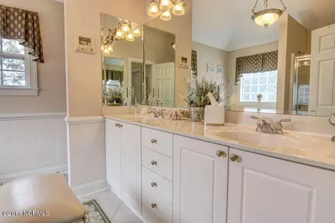 190 Castle Bay Dr, Hampstead, NC 28443 photo 14