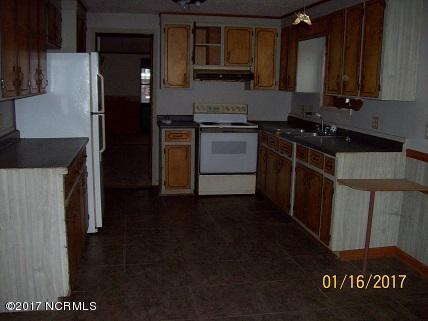 116 E Broad St, Beulaville, NC 28518 photo 2