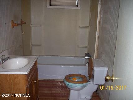 116 E Broad St, Beulaville, NC 28518 photo 6