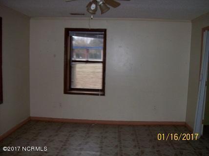 116 E Broad St, Beulaville, NC 28518 photo 11