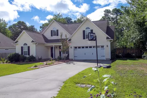 212 Gold Leaf Dr, Hampstead, NC 28443 photo 2