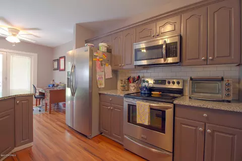 212 Gold Leaf Dr, Hampstead, NC 28443 photo 8