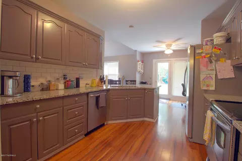 212 Gold Leaf Dr, Hampstead, NC 28443 photo 7