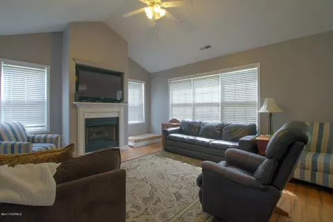 212 Gold Leaf Dr, Hampstead, NC 28443 photo 5