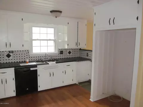 803 Academy St, Fair Bluff, NC 28439 photo 4