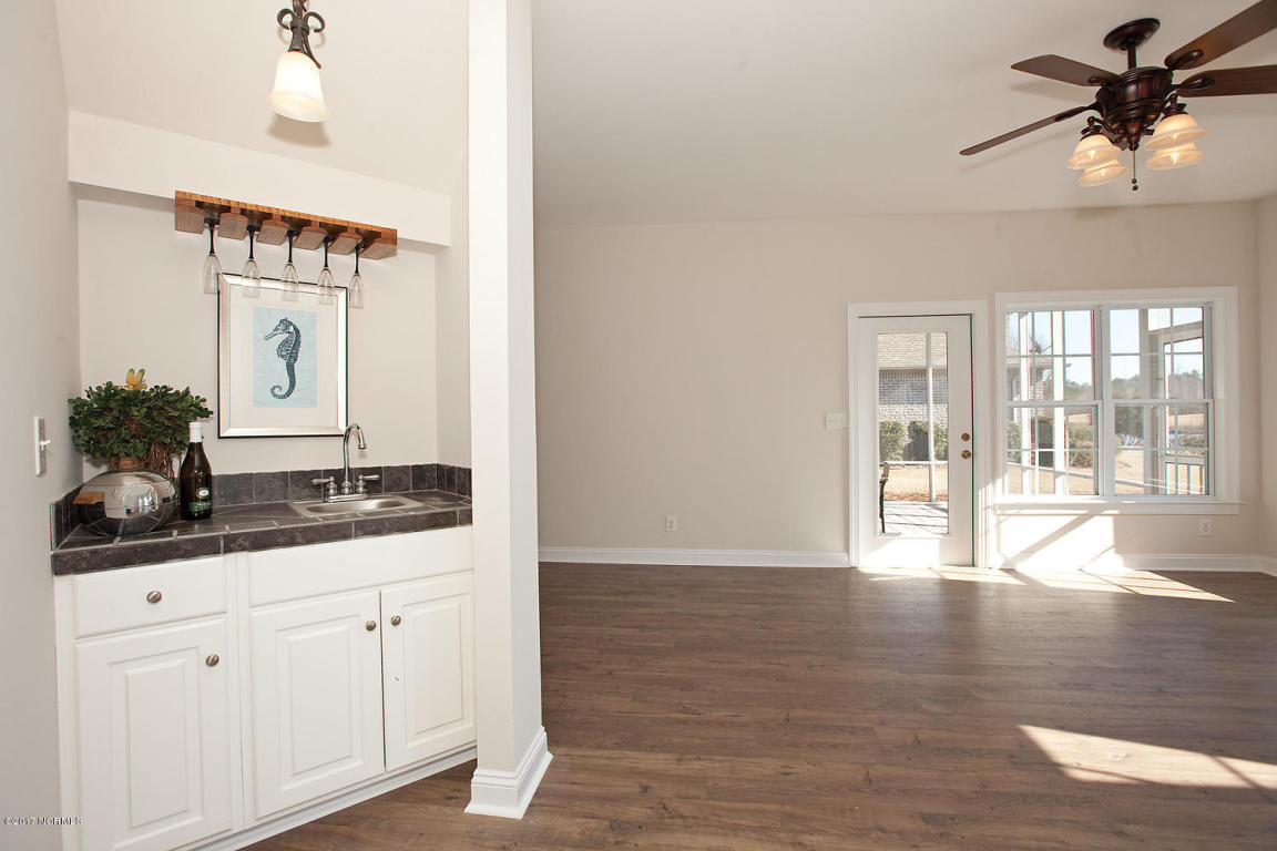124 Castle Bay Dr, Hampstead, NC 28443 photo 12