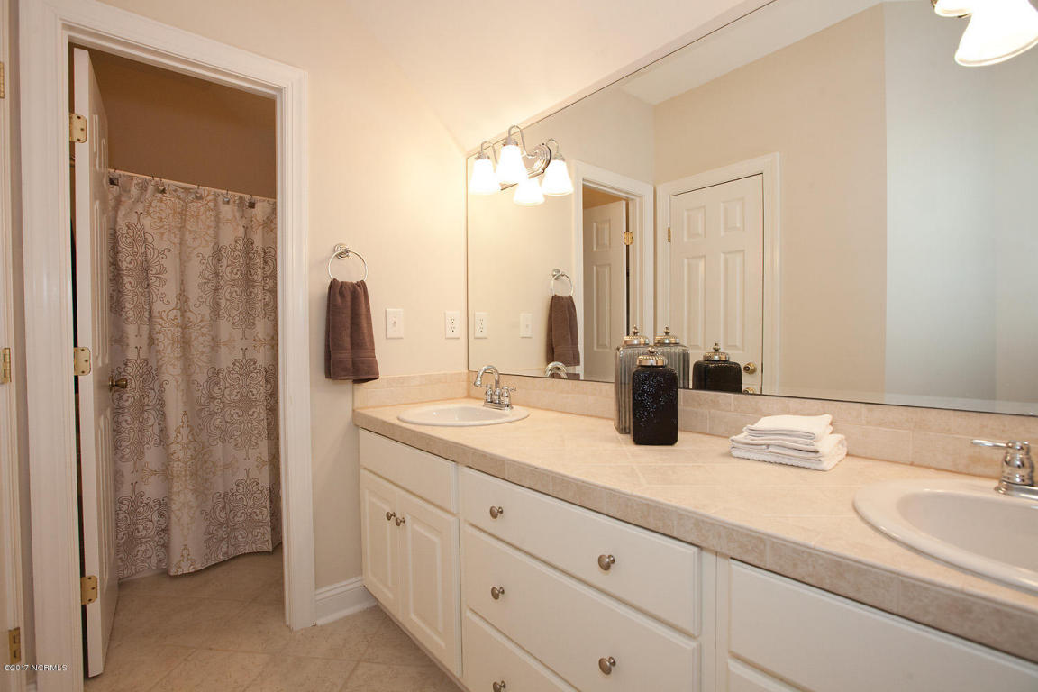 124 Castle Bay Dr, Hampstead, NC 28443 photo 32
