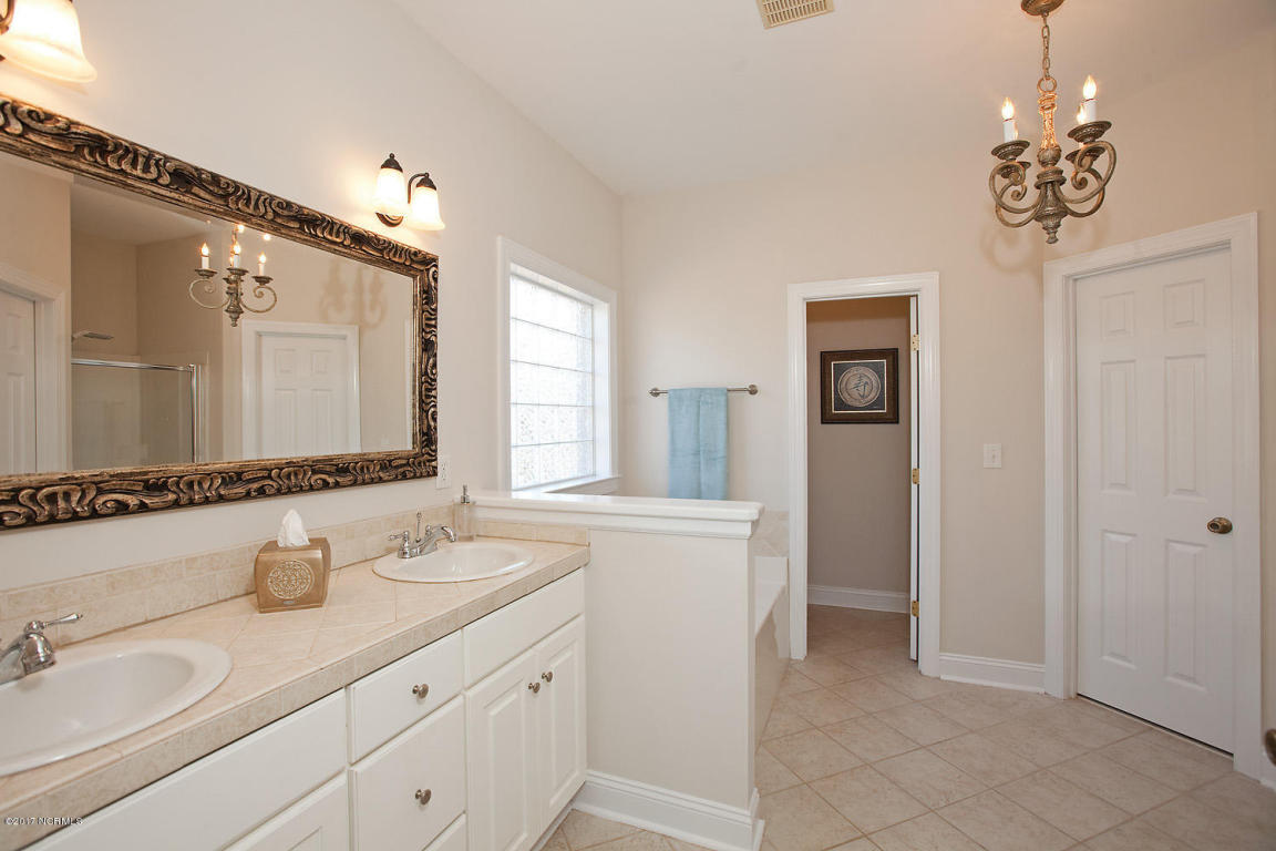 124 Castle Bay Dr, Hampstead, NC 28443 photo 24