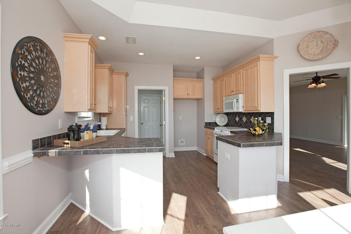 124 Castle Bay Dr, Hampstead, NC 28443 photo 17