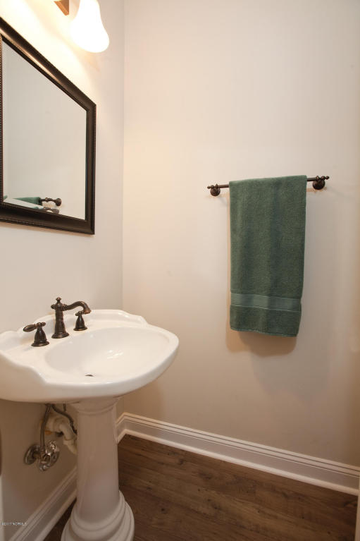 124 Castle Bay Dr, Hampstead, NC 28443 photo 8