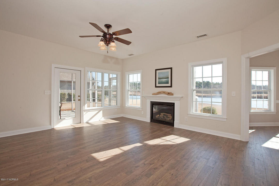 124 Castle Bay Dr, Hampstead, NC 28443 photo 14