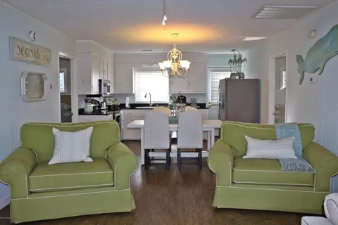 404 36th St, Sunset Beach, NC 28468 photo 4