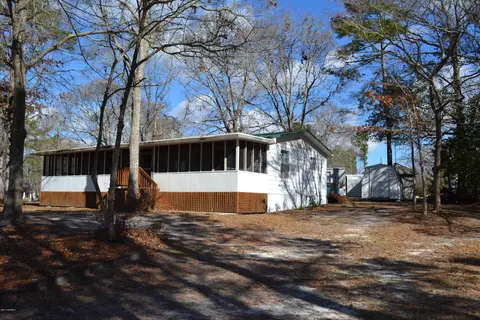 609 Donna Dr, Hampstead, NC 28443 photo 2