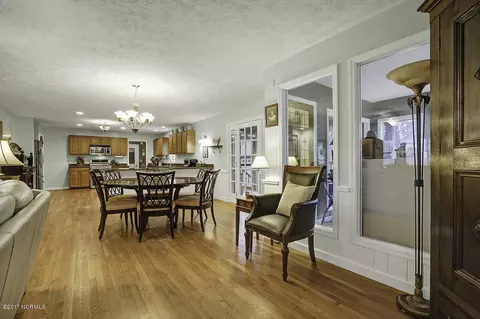 307 Creekview Dr, Hampstead, NC 28443 photo 9